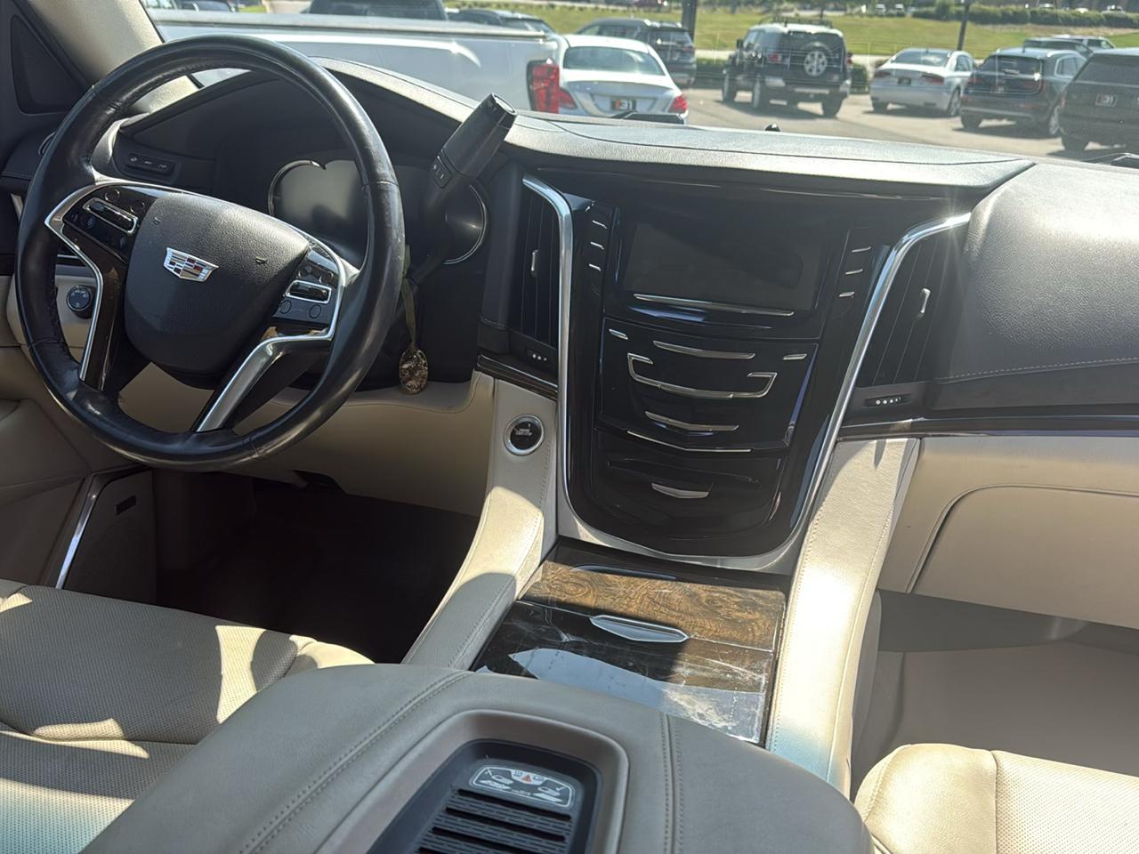 Cadillac Escalade 2WD 4dr Premium Luxury 2018