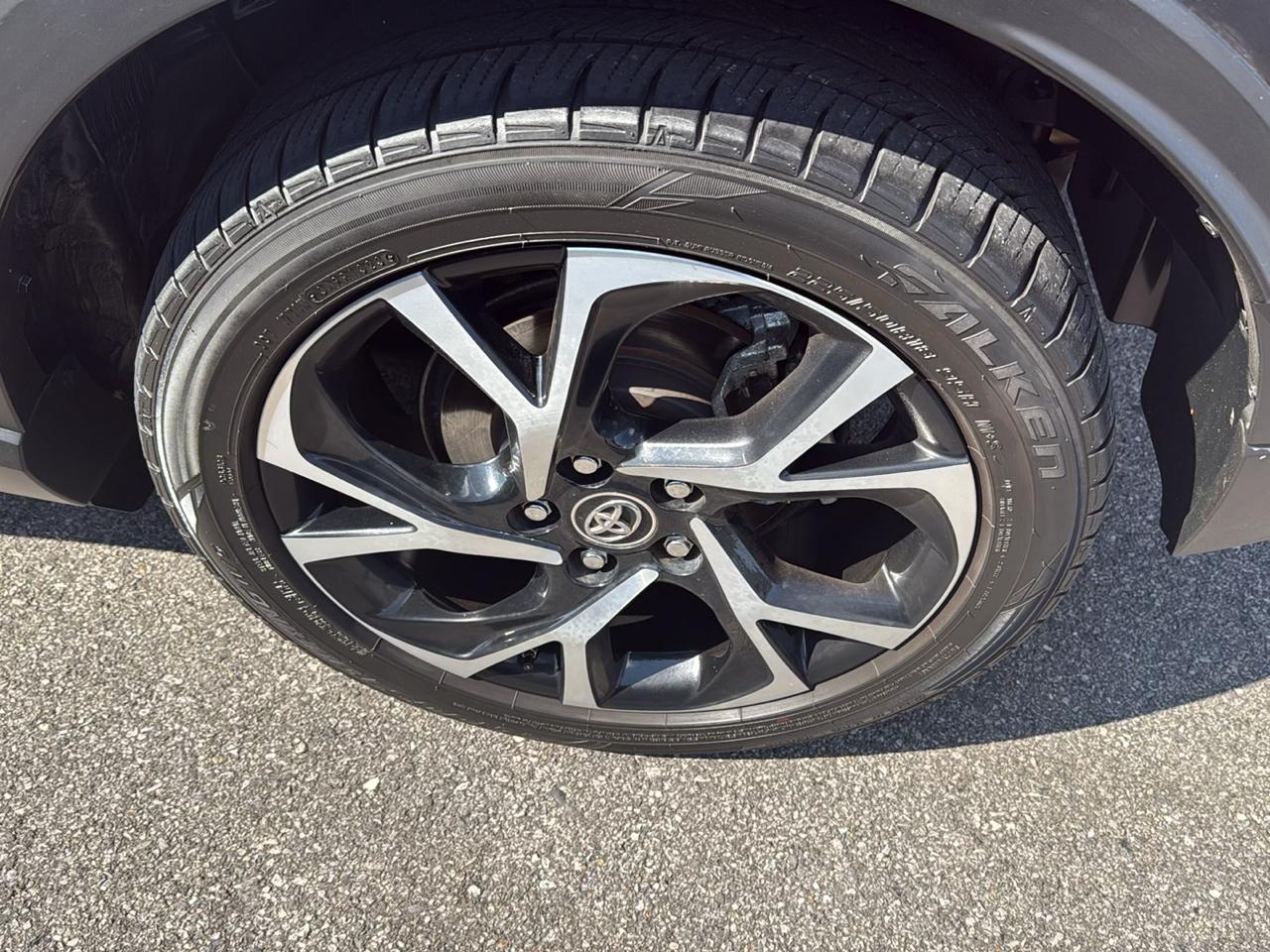 Toyota C-HR XLE FWD (Natl) 2018