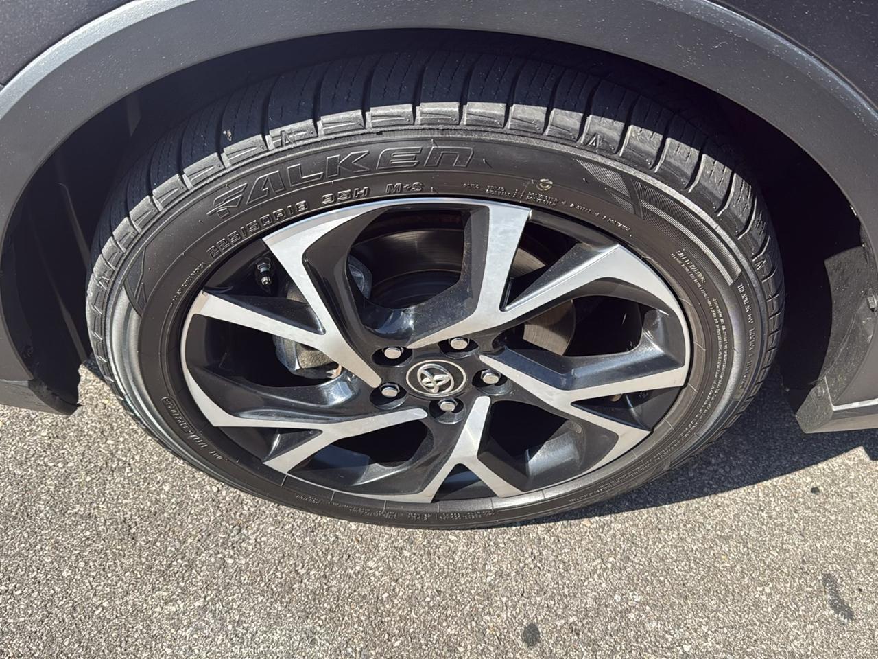 Toyota C-HR XLE FWD (Natl) 2018