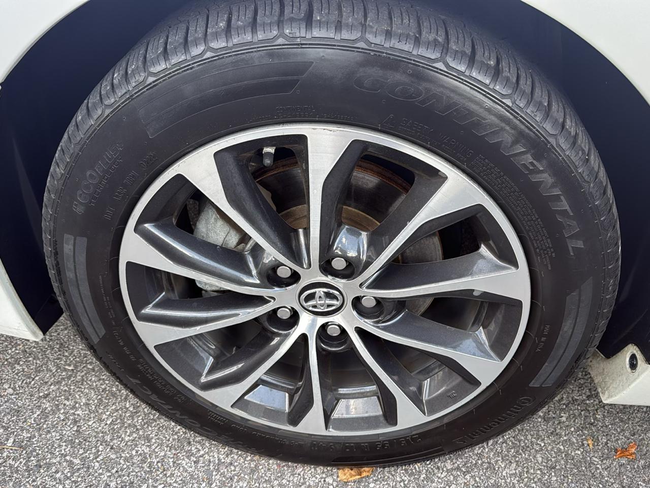 Toyota Avalon 4dr Sdn XLE Premium (Natl) 2016