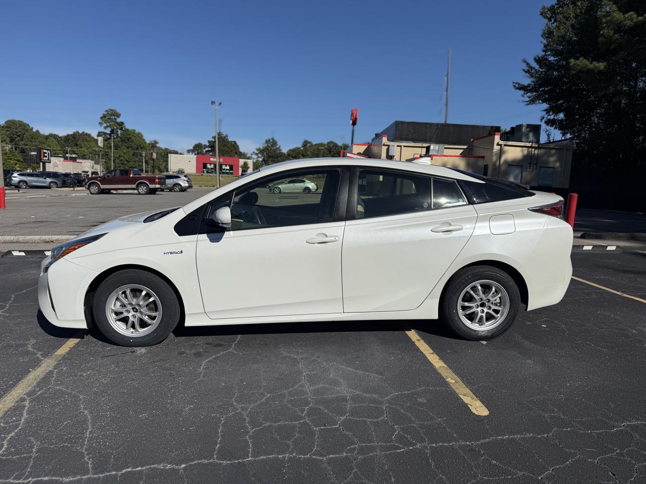 Toyota Prius 5dr HB Two (Natl) 2016