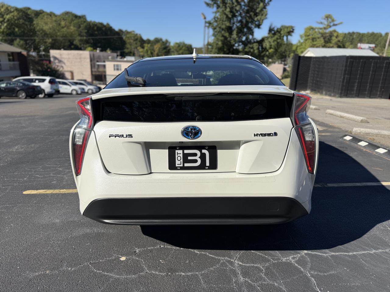 Toyota Prius 5dr HB Two (Natl) 2016