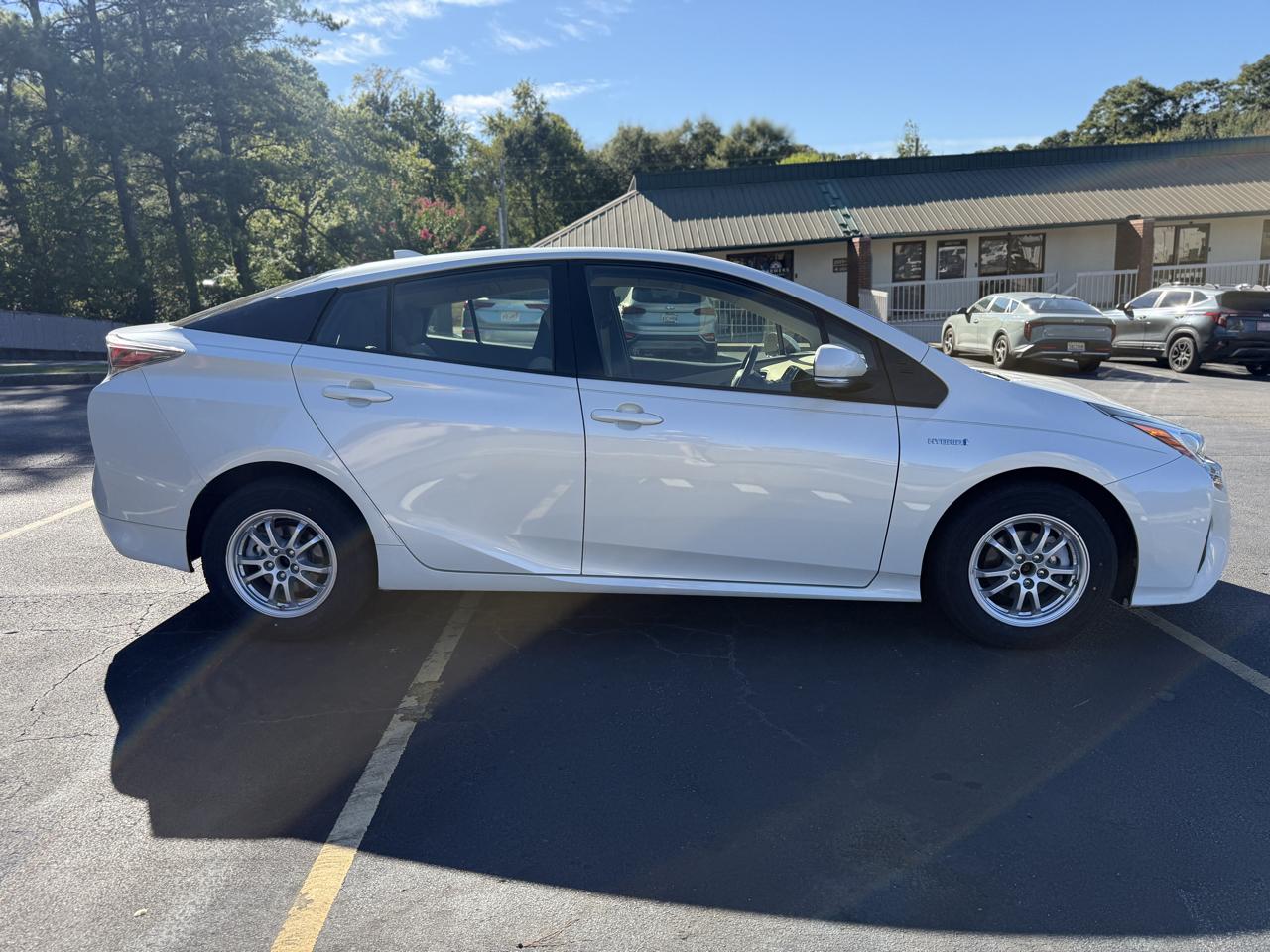 Toyota Prius 5dr HB Two (Natl) 2016