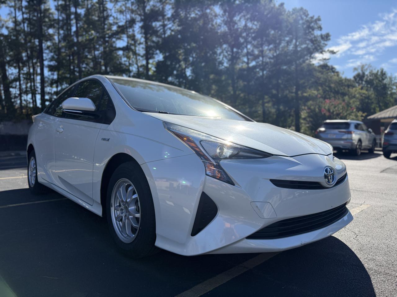 Toyota Prius 5dr HB Two (Natl) 2016