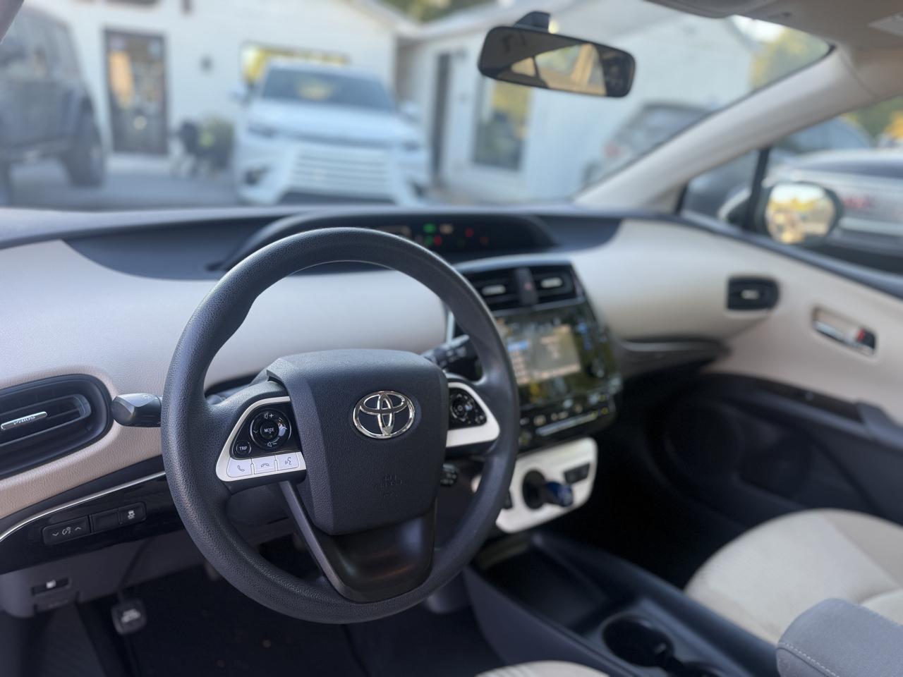 Toyota Prius 5dr HB Two (Natl) 2016