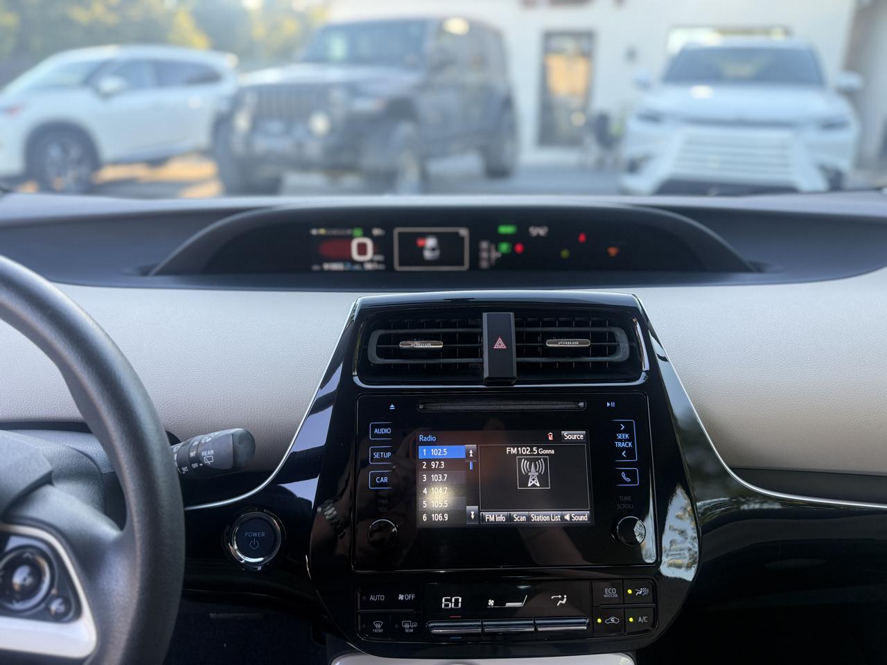 Toyota Prius 5dr HB Two (Natl) 2016