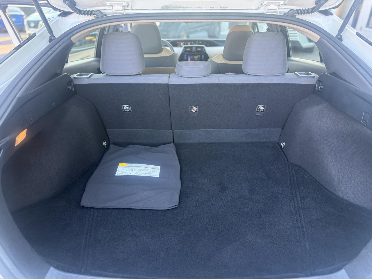 Toyota Prius 5dr HB Two (Natl) 2016