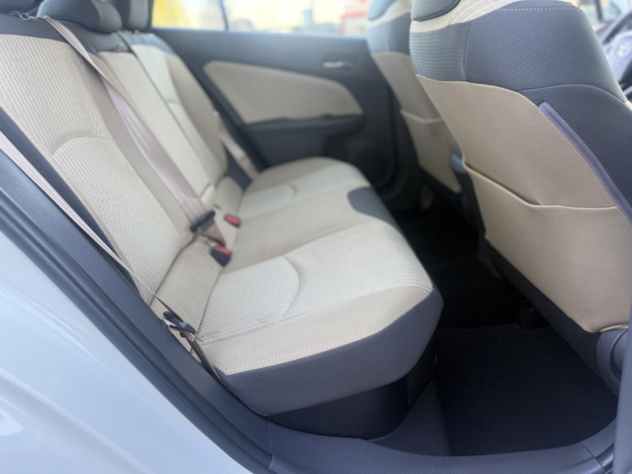 Toyota Prius 5dr HB Two (Natl) 2016