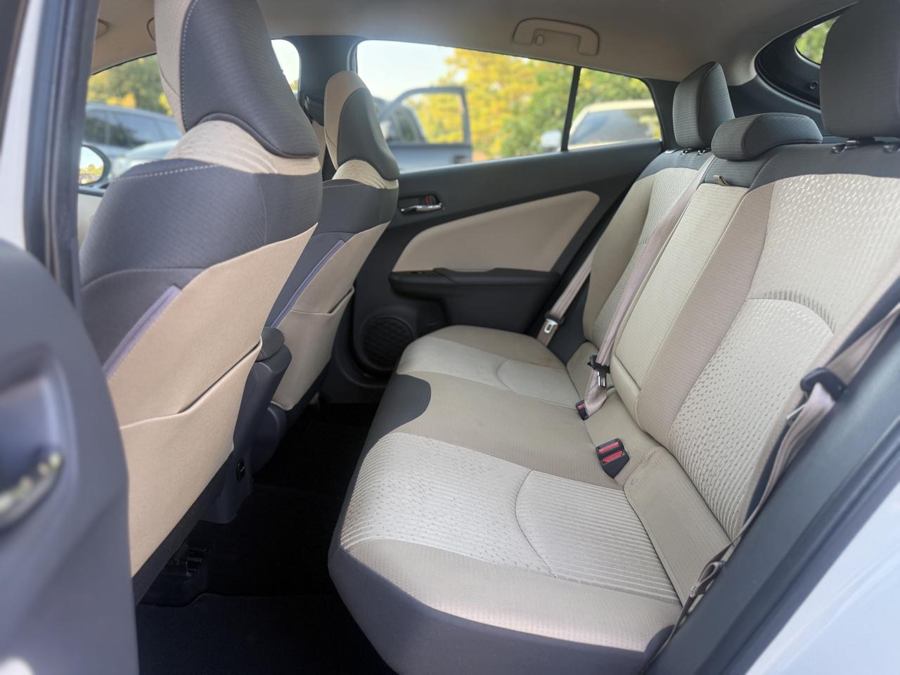 Toyota Prius 5dr HB Two (Natl) 2016