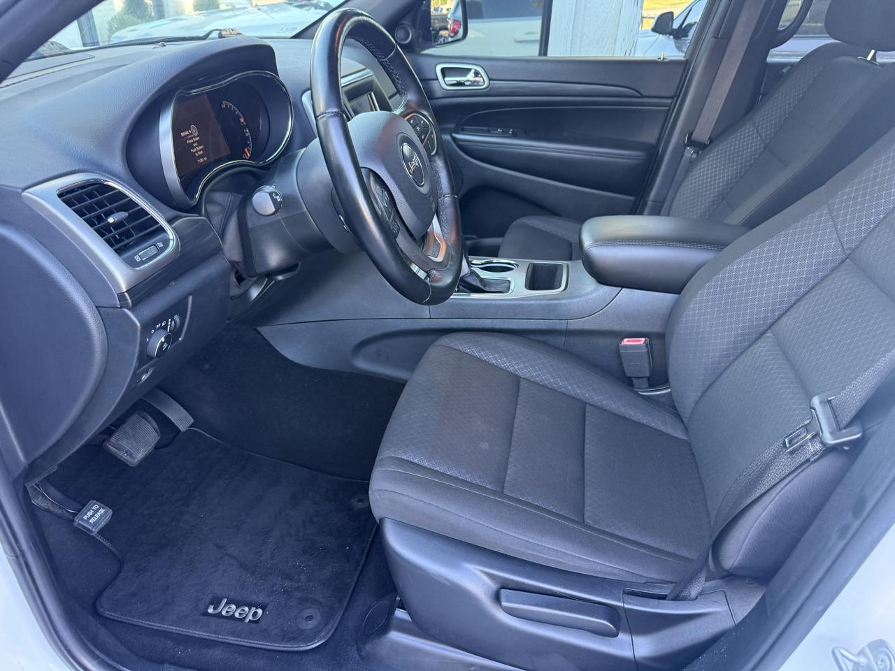 Jeep Grand Cherokee Laredo 4x2 2020