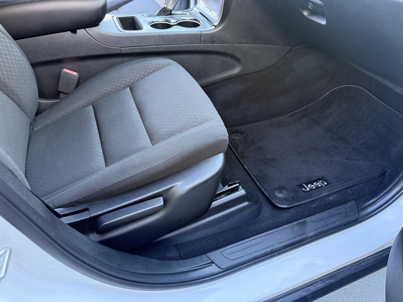 Jeep Grand Cherokee Laredo 4x2 2020