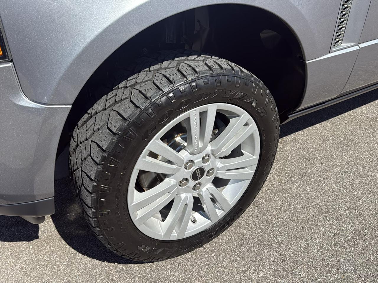 Land Rover Range Rover 4WD 4dr HSE LUX 2012