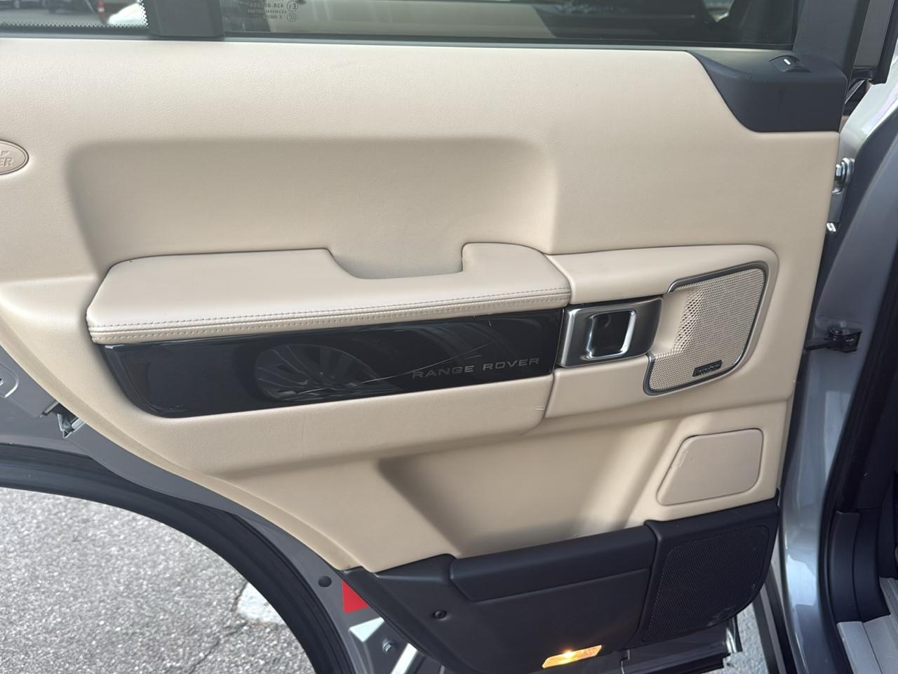 Land Rover Range Rover 4WD 4dr HSE LUX 2012