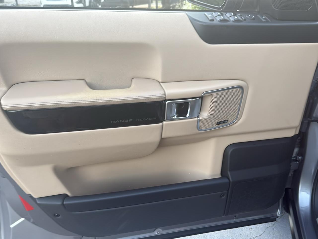 Land Rover Range Rover 4WD 4dr HSE LUX 2012