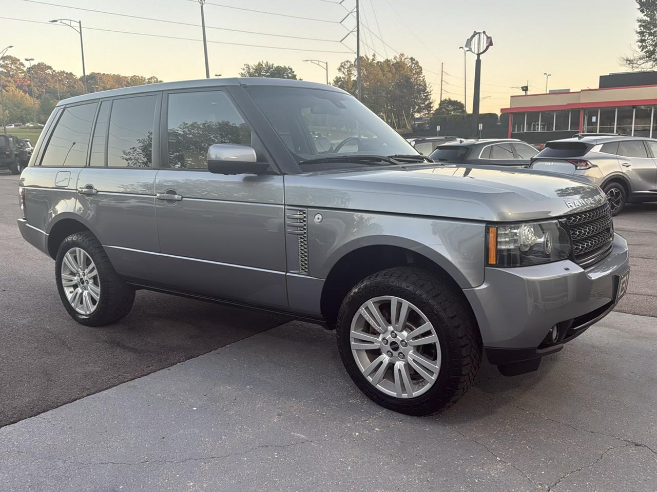 Land Rover Range Rover 4WD 4dr HSE LUX 2012