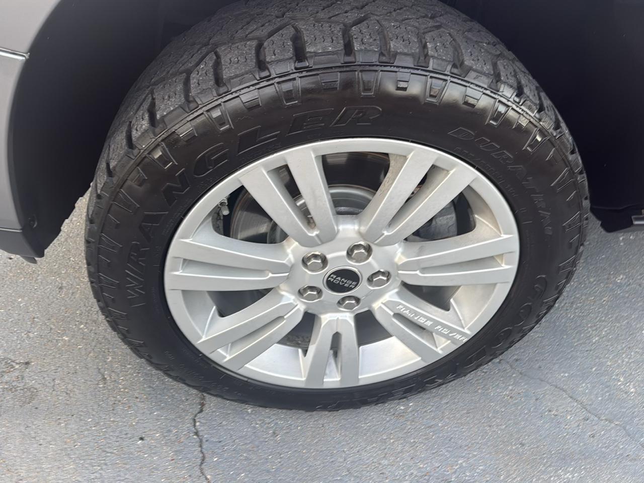 Land Rover Range Rover 4WD 4dr HSE LUX 2012