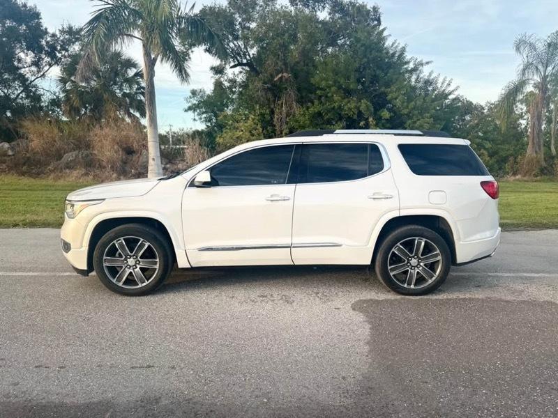 GMC Acadia Denali AWD 2018