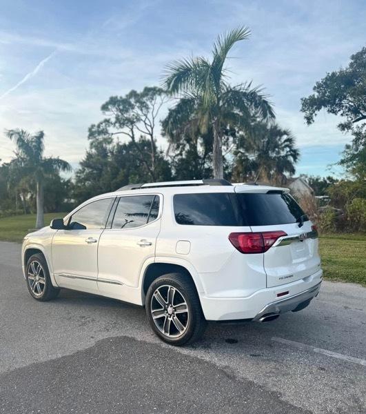 GMC Acadia Denali AWD 2018