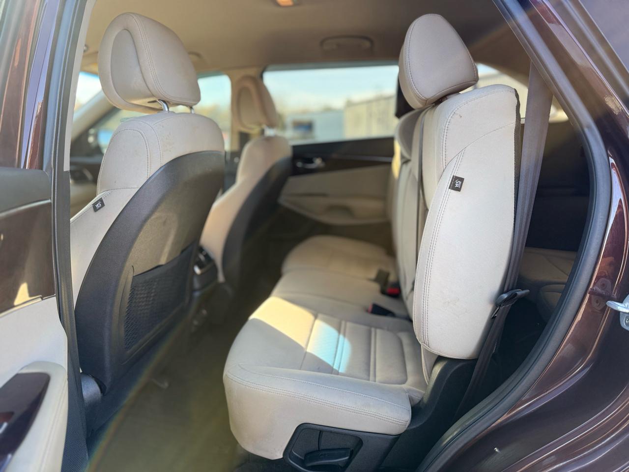 Kia Sorento LX V6 2WD 2016