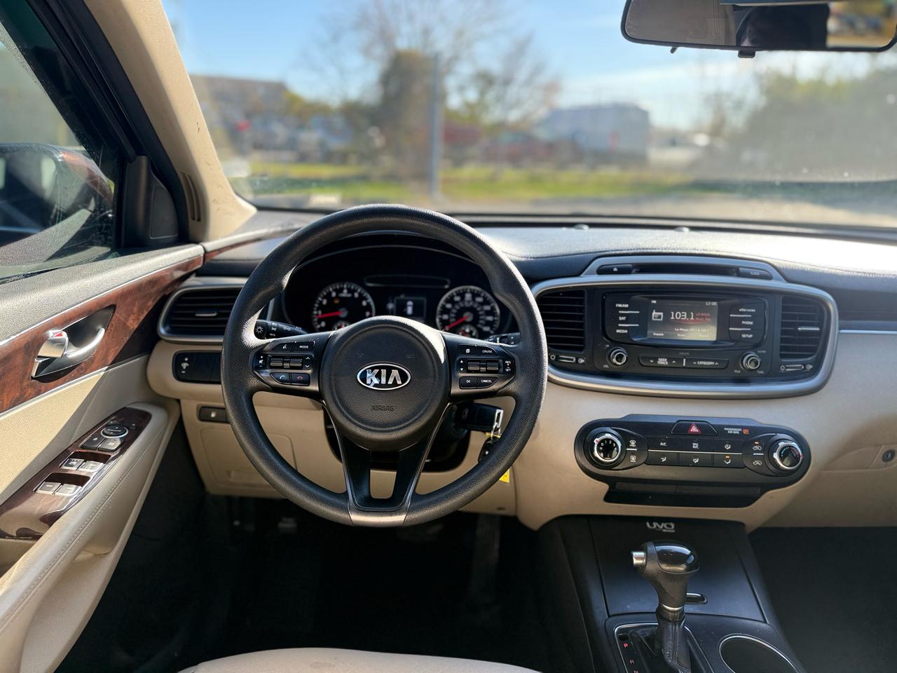 Kia Sorento LX V6 2WD 2016