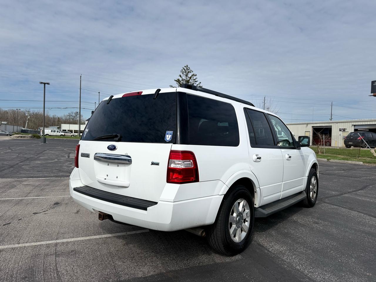 Ford Expedition XLT 4WD 2010