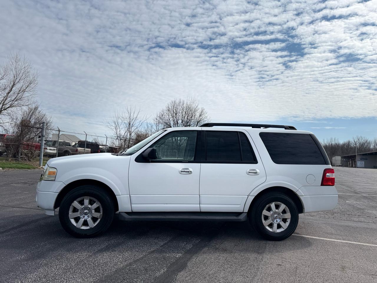 Ford Expedition XLT 4WD 2010