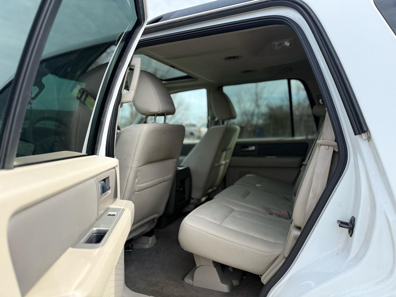 Ford Expedition XLT 4WD 2010