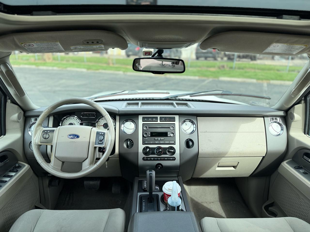 Ford Expedition XLT 4WD 2010