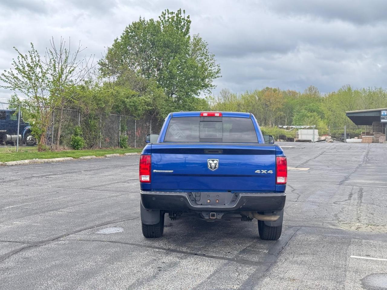RAM 1500 SLT Crew Cab LWB 4WD 2016