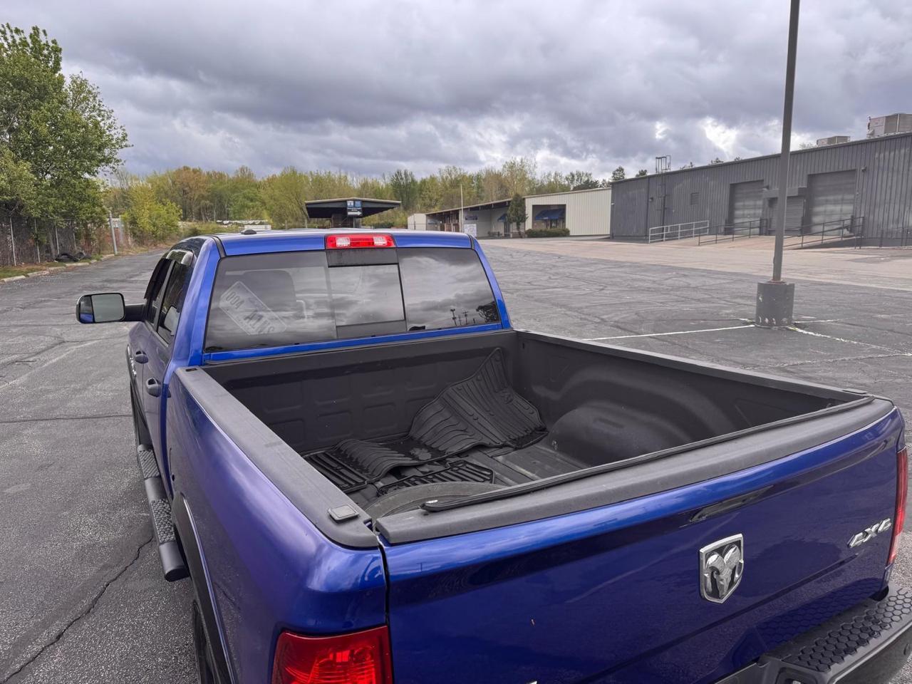 RAM 1500 SLT Crew Cab LWB 4WD 2016