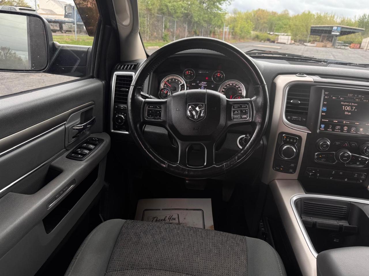RAM 1500 SLT Crew Cab LWB 4WD 2016