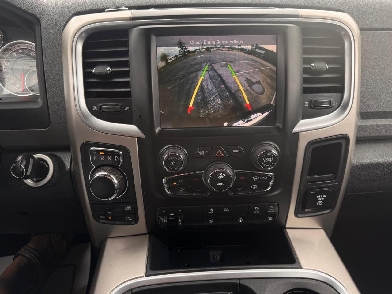 RAM 1500 SLT Crew Cab LWB 4WD 2016
