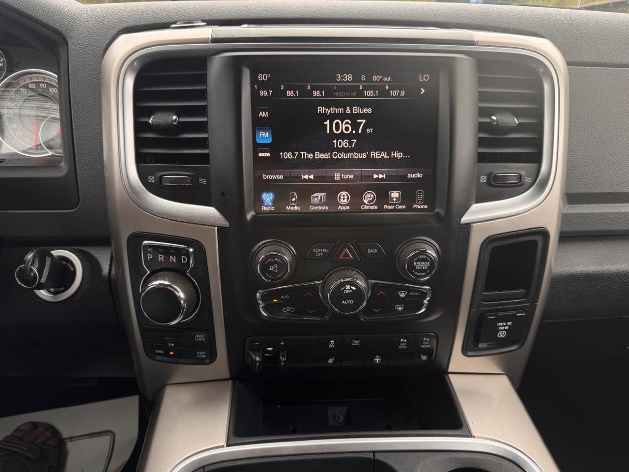 RAM 1500 SLT Crew Cab LWB 4WD 2016