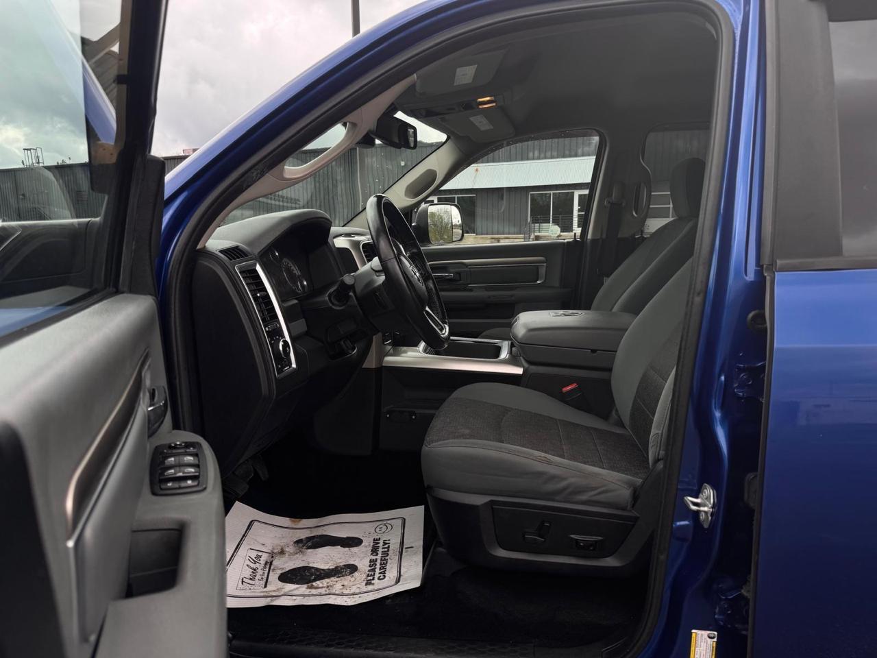 RAM 1500 SLT Crew Cab LWB 4WD 2016