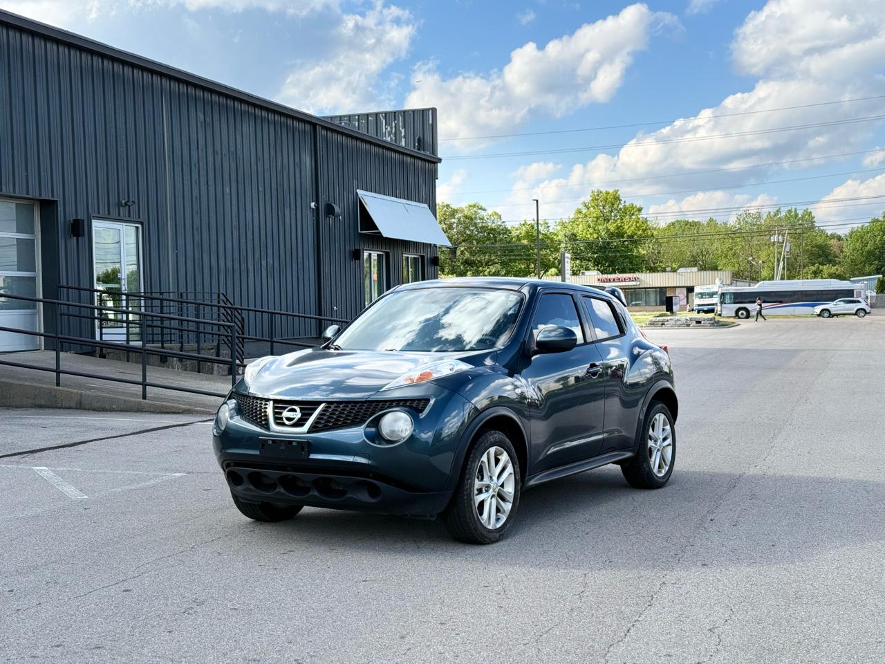 2014 Nissan Juke S FWD CVT's photo