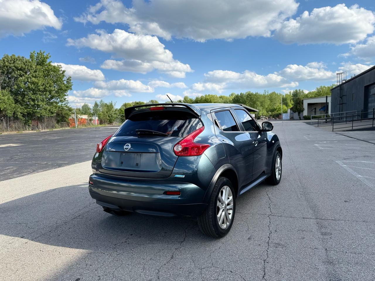 Nissan Juke S FWD 2014