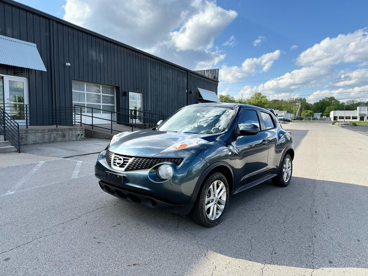 Nissan Juke S FWD 2014