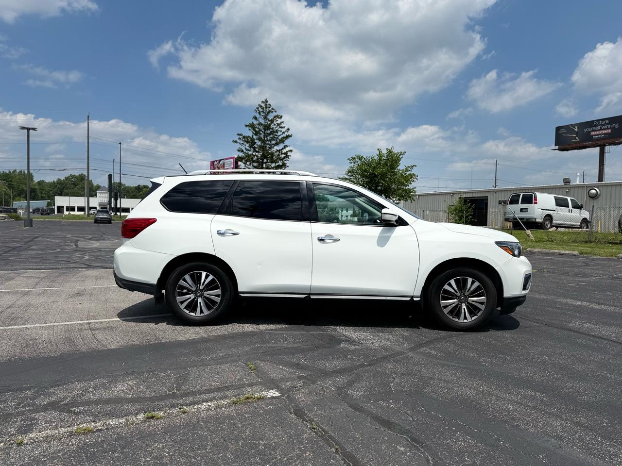 Nissan Pathfinder S 2WD 2017