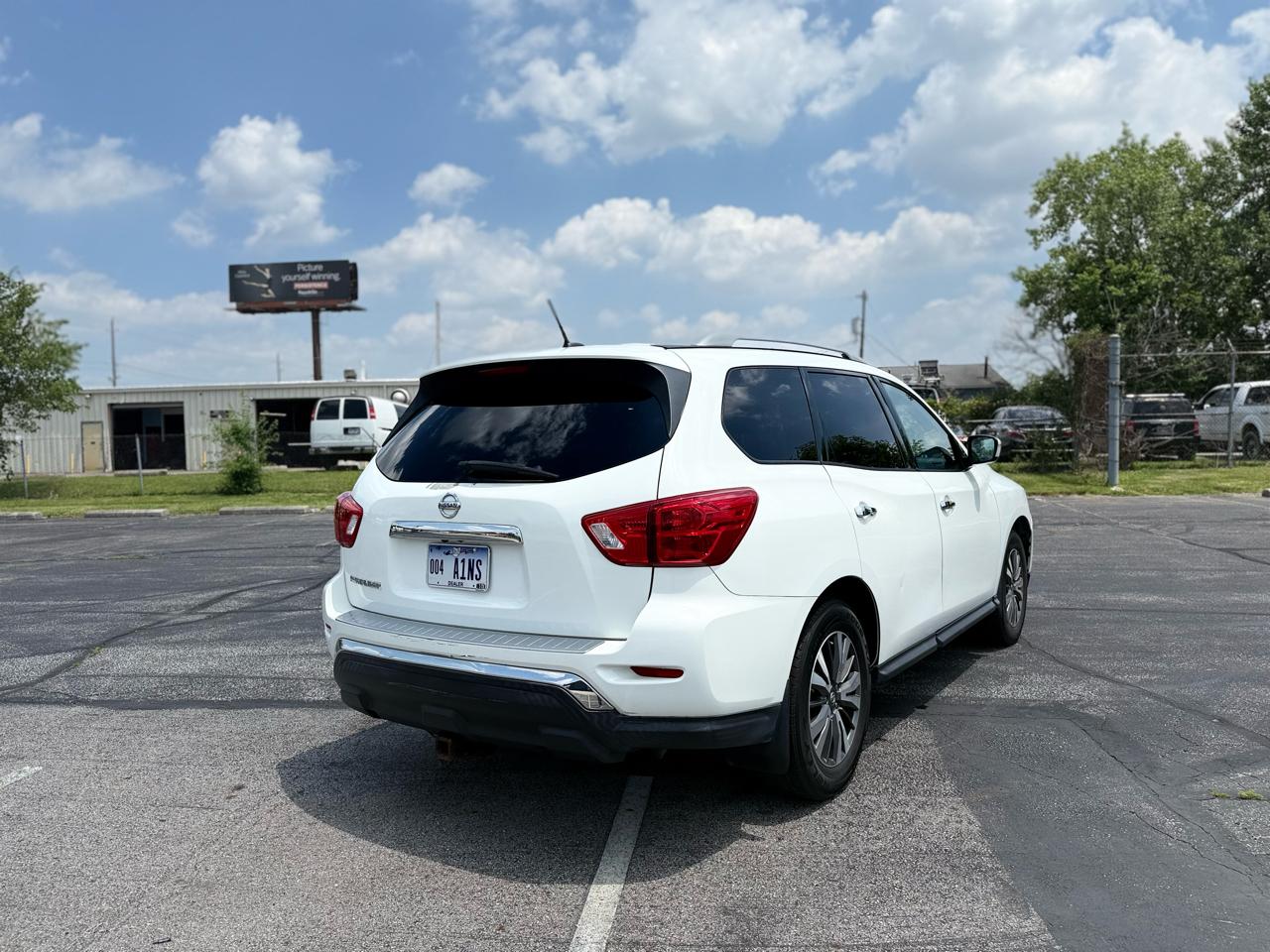 Nissan Pathfinder S 2WD 2017