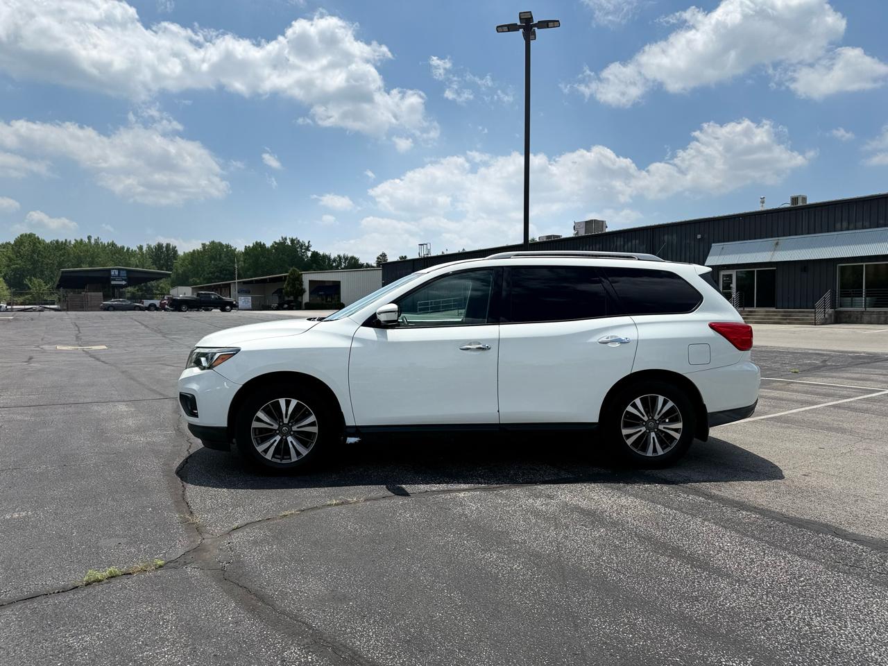 Nissan Pathfinder S 2WD 2017