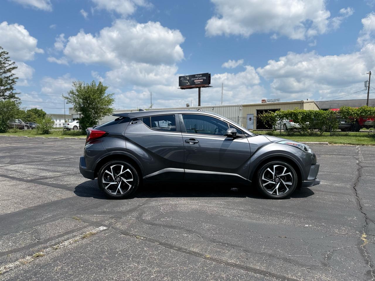 Toyota C-HR XLE 2018