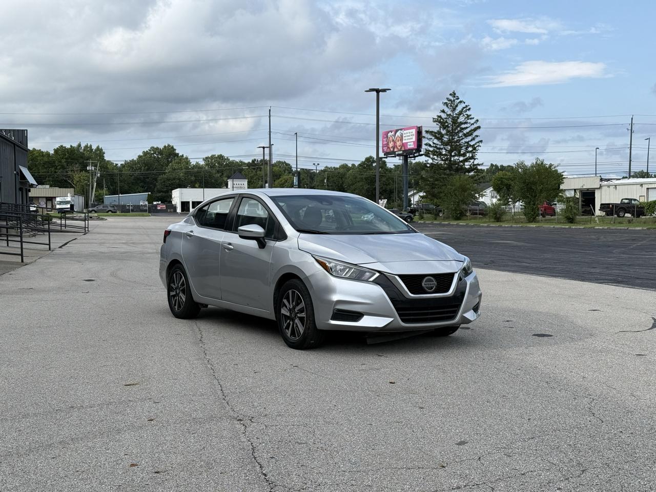 Nissan Versa SV 2021
