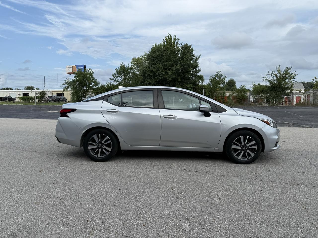 Nissan Versa SV 2021