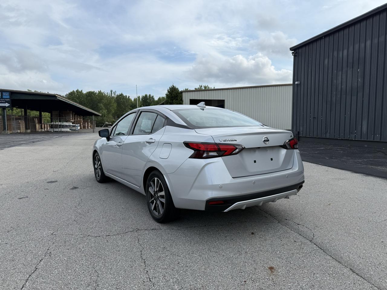 Nissan Versa SV 2021