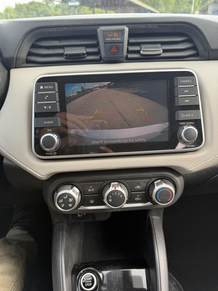 Nissan Versa SV 2021
