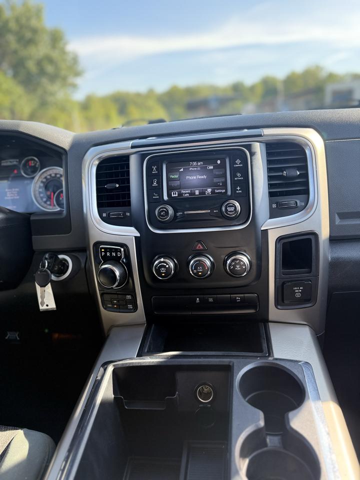 RAM 1500 SLT Crew Cab SWB 4WD 2013