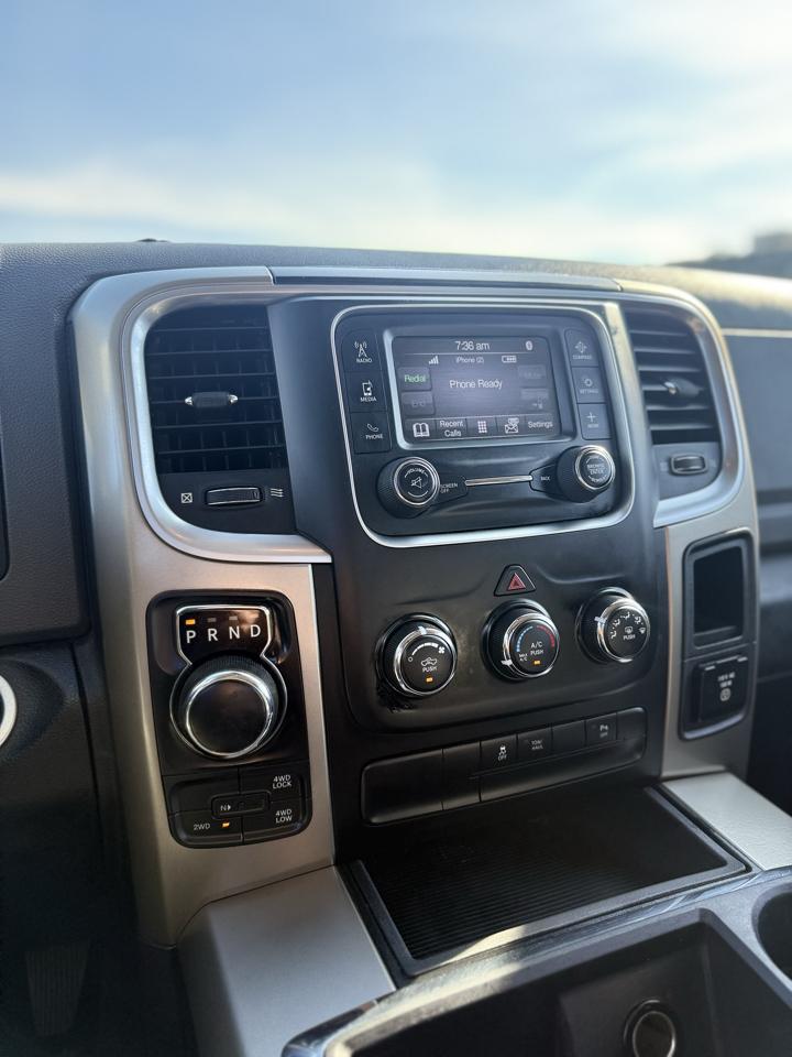 RAM 1500 SLT Crew Cab SWB 4WD 2013