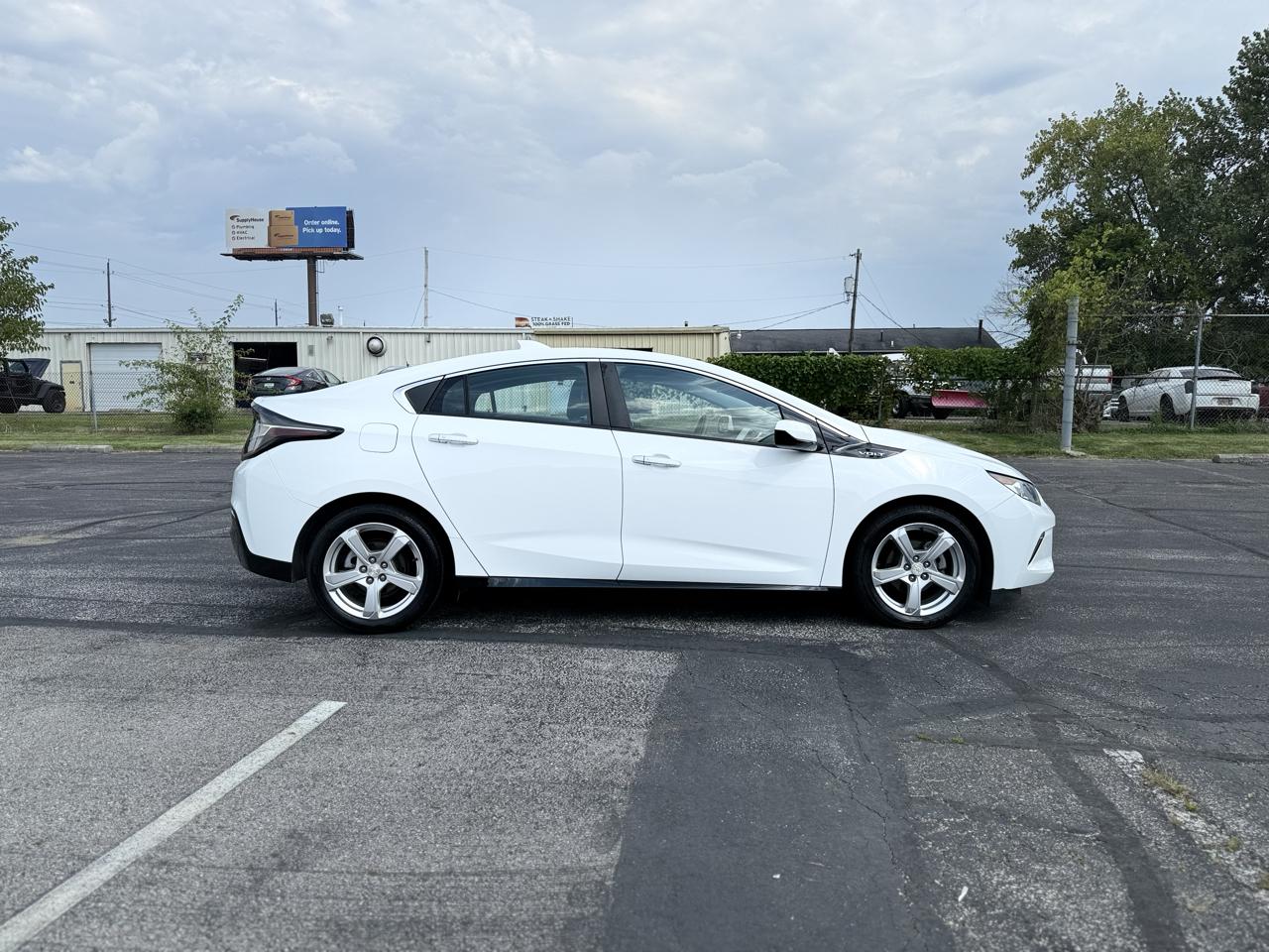 Chevrolet Volt LT w/ Standard Emission Package 2017