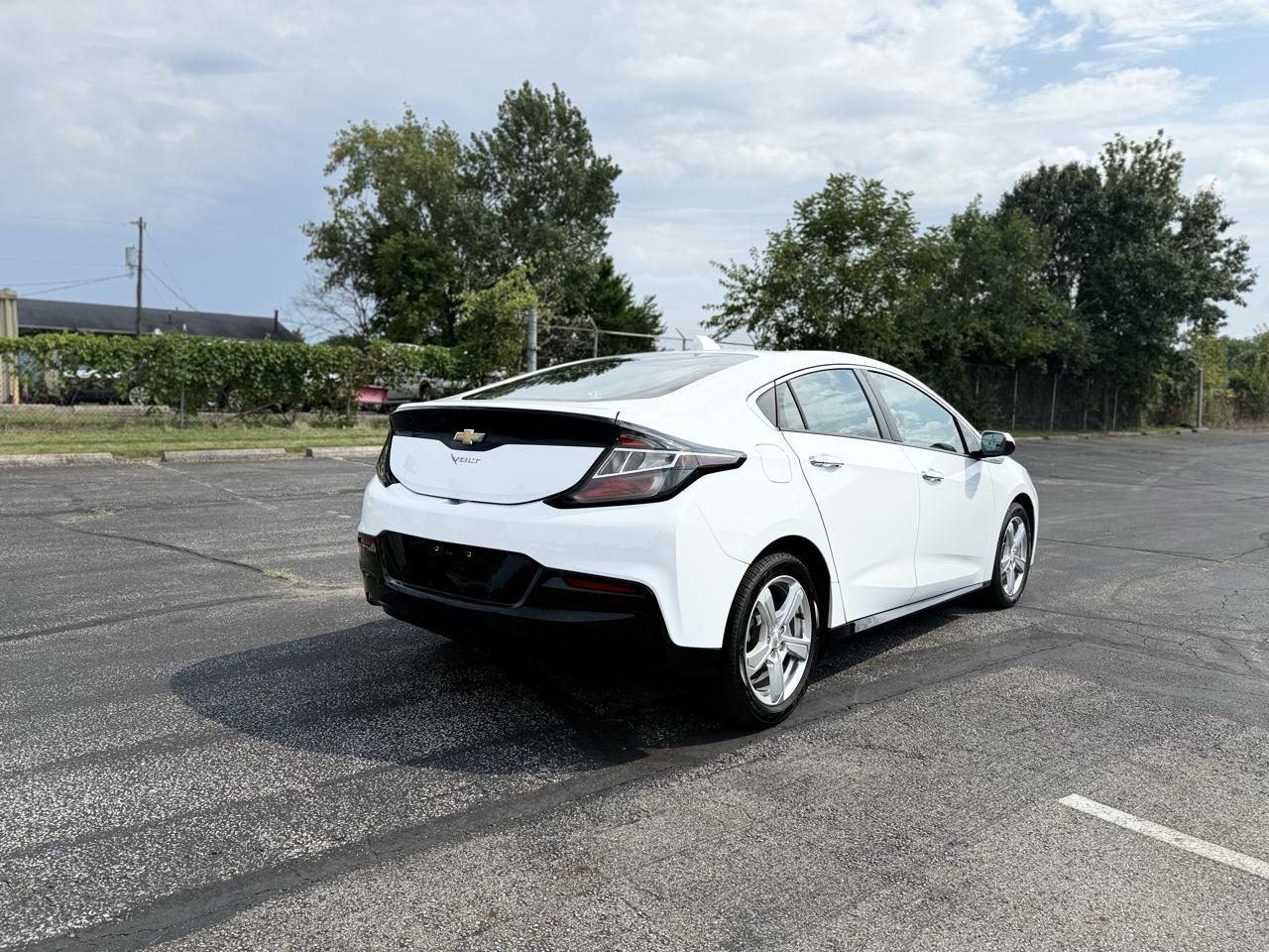 Chevrolet Volt LT w/ Standard Emission Package 2017