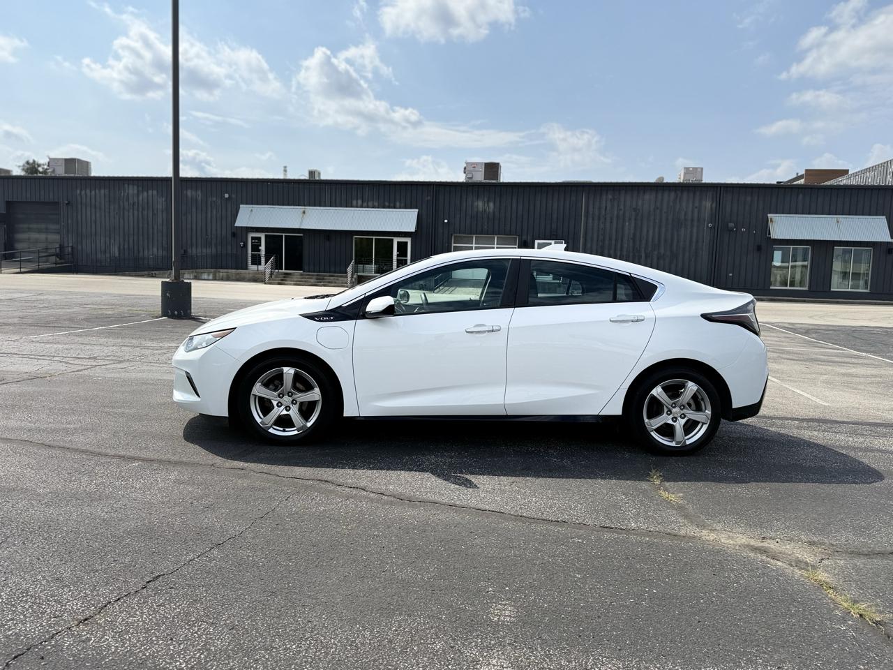 Chevrolet Volt LT w/ Standard Emission Package 2017